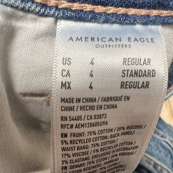 American Eagle Mom Jeans High Rise size 4 - Picture 6 of 7